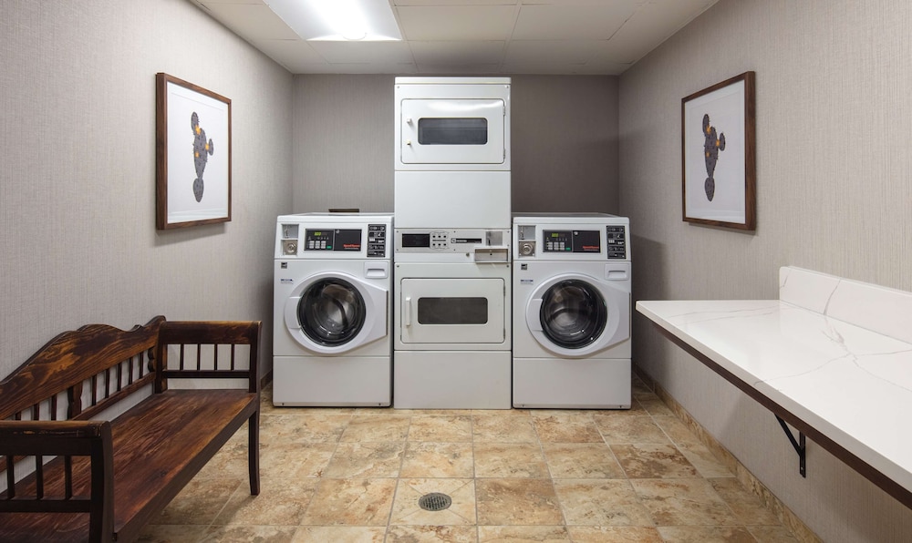 Hampton Inn & Suites El Paso Airport - photo 49