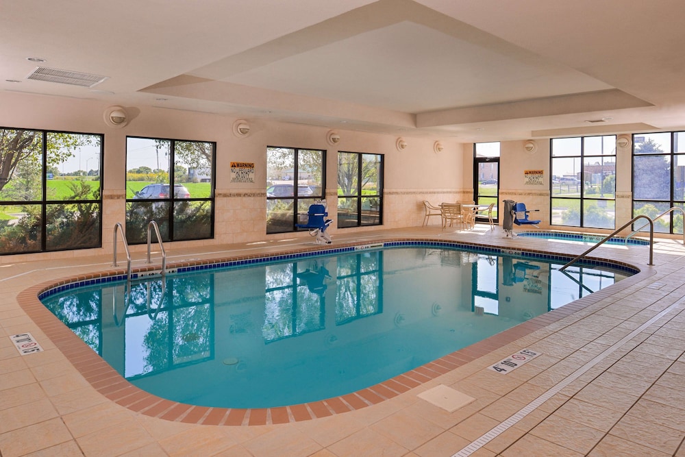 Hampton Inn York - photo 23