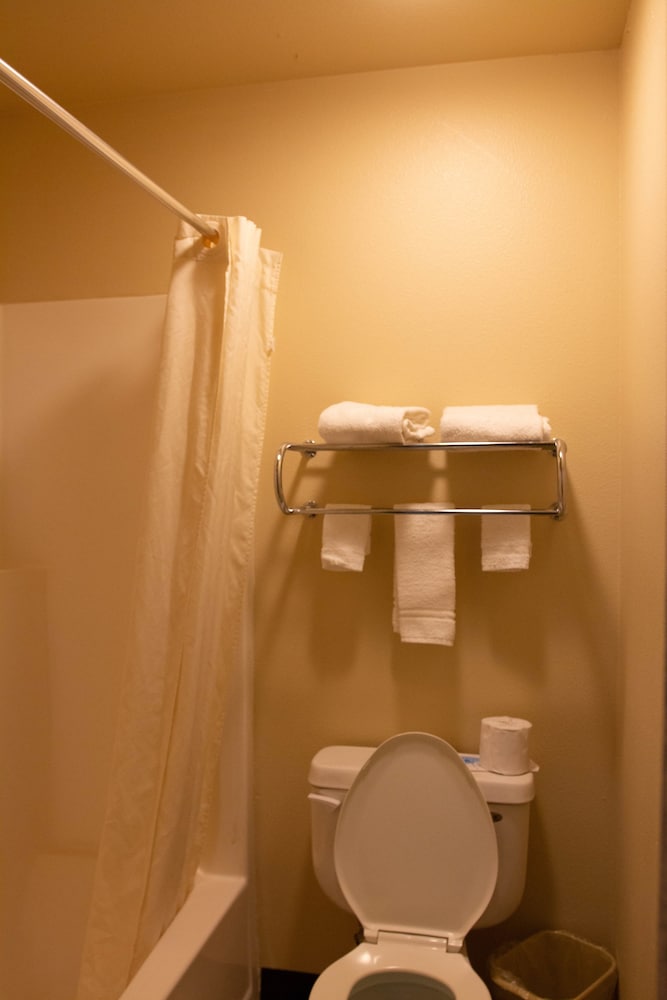 East Grand Inn - photo 29
