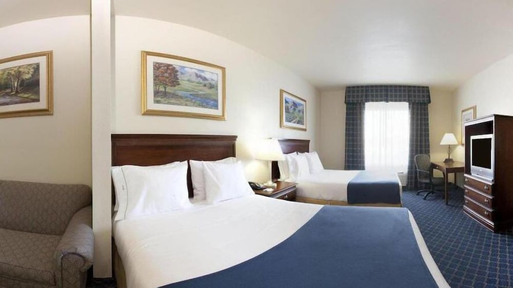 Holiday Inn Express Hotel & Suites Paragould by IHG - photo 21
