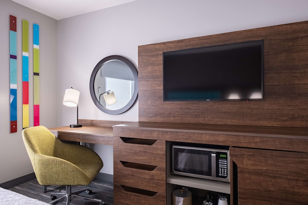 Hampton Inn Richfield - photo 6