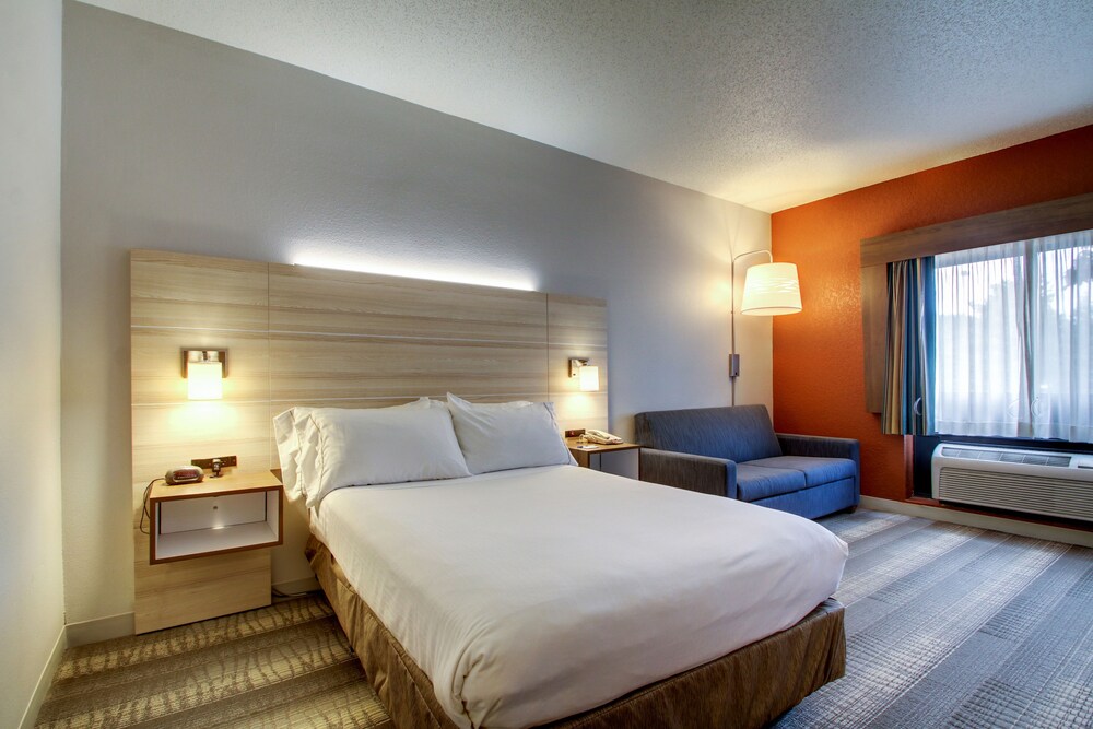 Holiday Inn Express Milwaukee North Brown Deer Mequon by IHG - photo 9