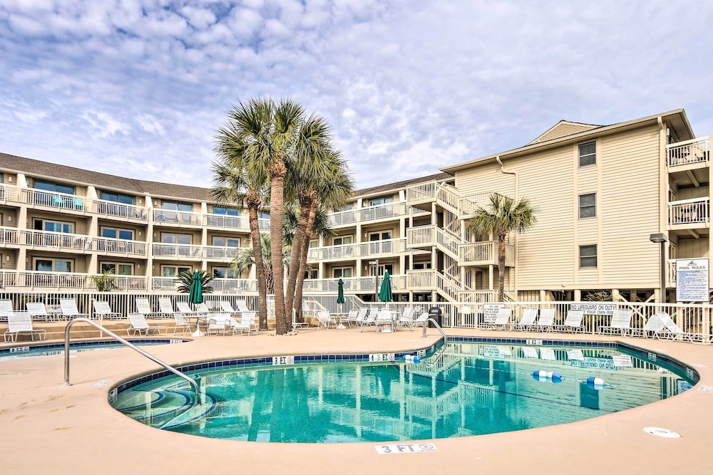 Walk to Bars & Shops: Resort Condo in Hilton Head - photo 16
