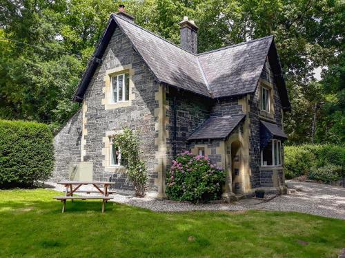 Llantysilio Lodge — 4-Star Luxury Hotel in Llangollen, United Kingdom