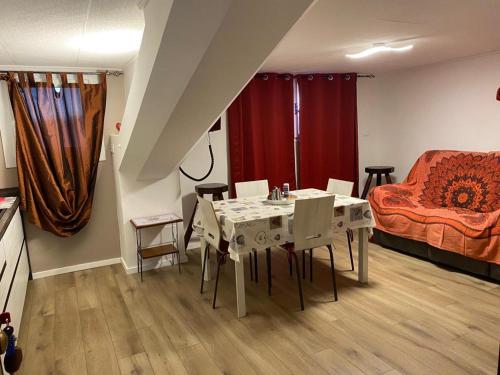 Il nido sui tetti — hotel in Albisola Superiore