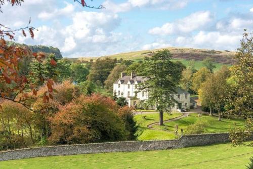 Carphin House near St Andrews Sleeps 18 — 4-Star Luxury Hotel in Cupar, United Kingdom