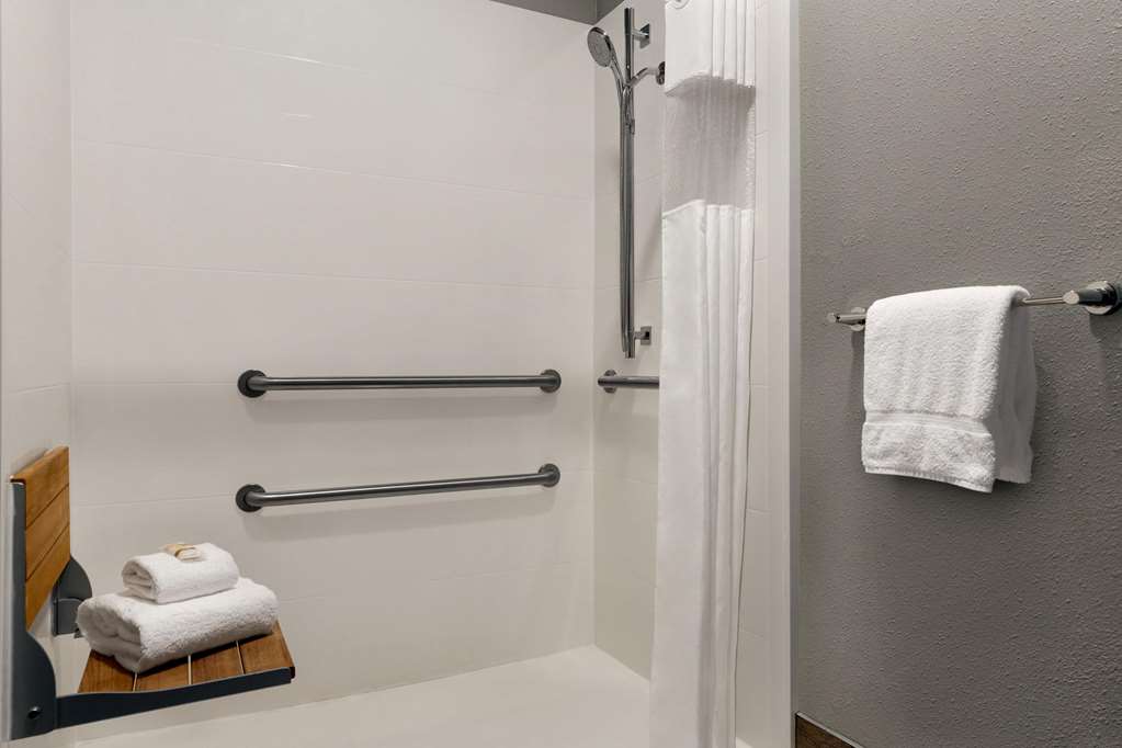 La Quinta Inn & Suites by Wyndham Salem OR - photo 17
