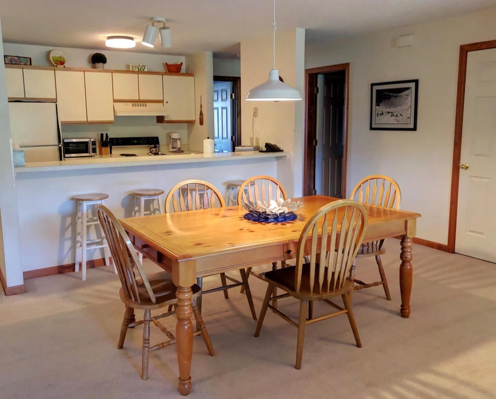 S5 Renovated Bretton Woods Resort condo with beautiful mountain views Fast wifi - photo 13