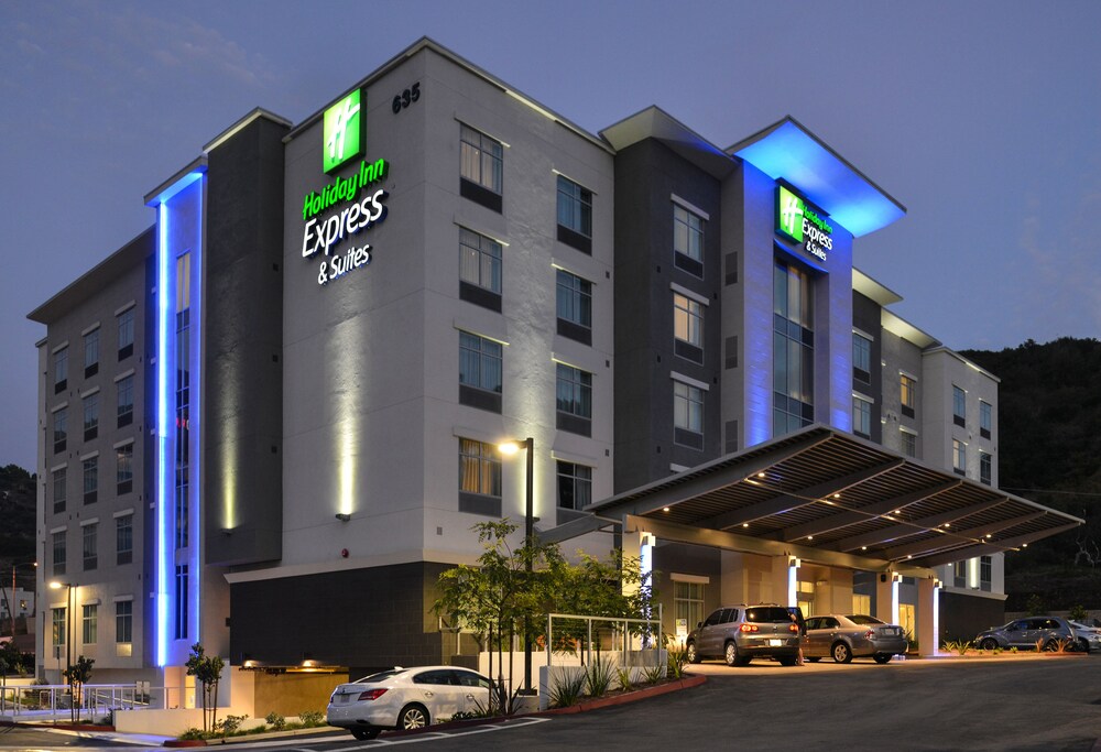 Holiday Inn Express & Suites San Diego Mission Valley by IHG - last minute hotel in San Diego
