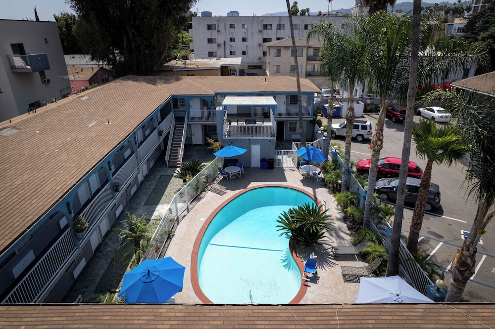 Hollywood City Inn - photo 54