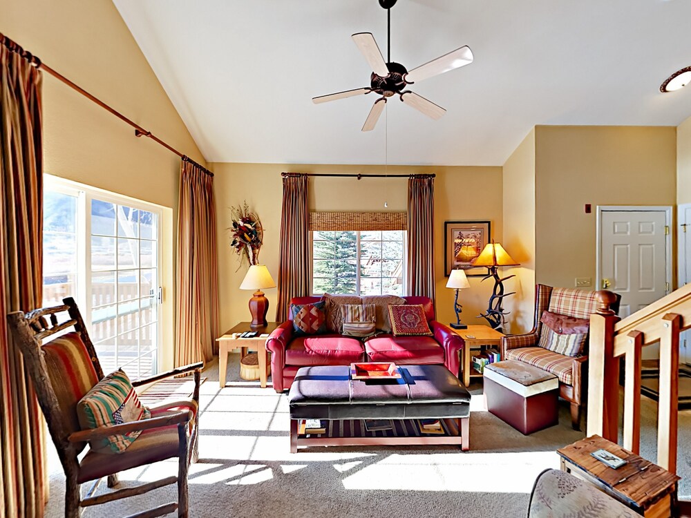 Riverside Treehouse — 4-Star Luxury Hotel in Edwards, United States
