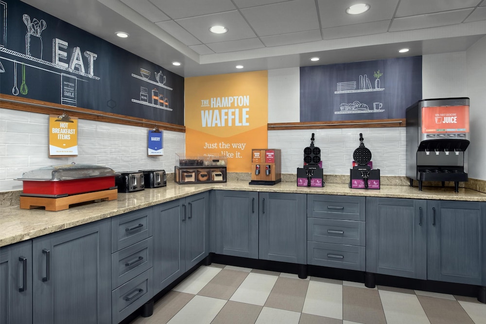 Hampton Inn Pittsburgh Greentree - photo 23