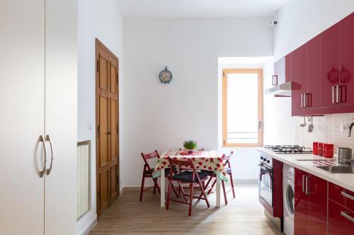 Flat Between The Vatican and Piazza del Popolo — 4-Star Luxury Hotel in Rome, Italy