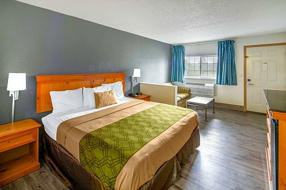 Econo Lodge Inn & Suites Spokane - photo 11