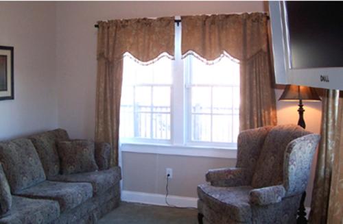 Townsend Manor Inn - photo 10