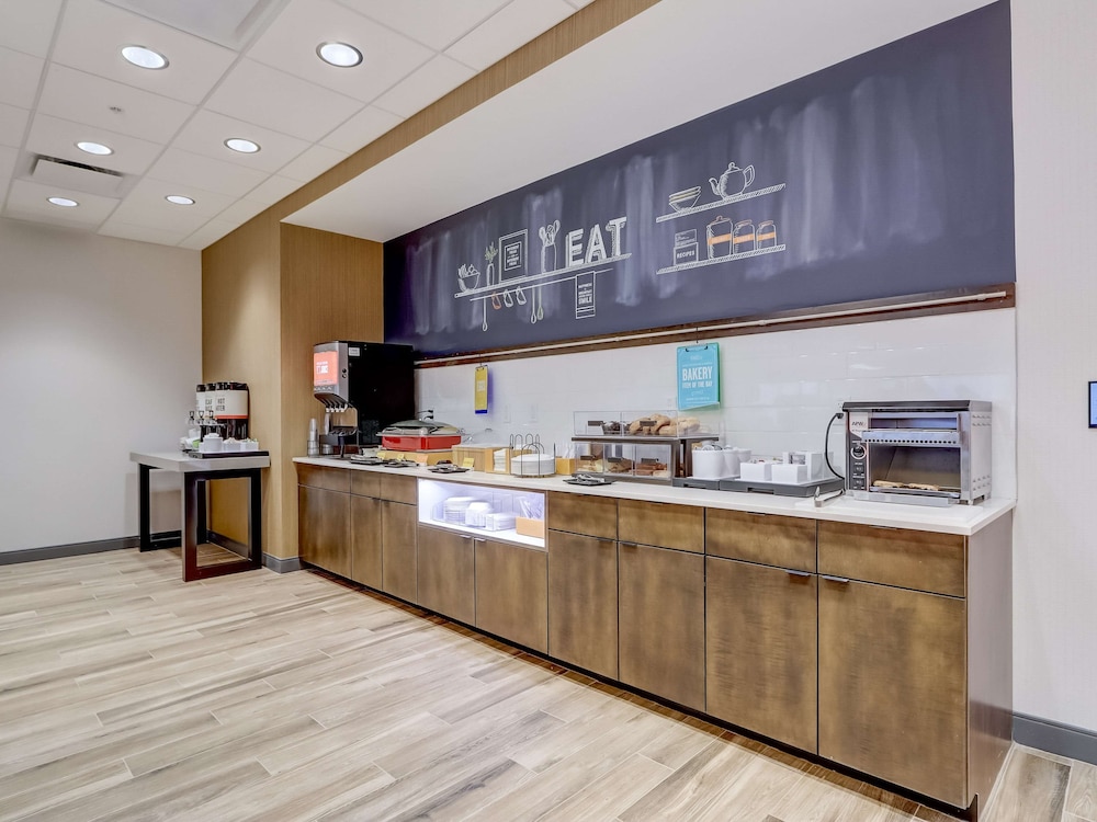 Hampton Inn and Suites by Hilton Cincinnati Midtown Rookwood - photo 74