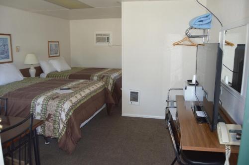 Newport Antler Motel - photo 5