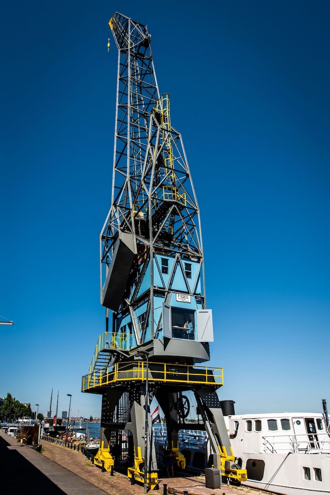 The Yays Crane Apartment