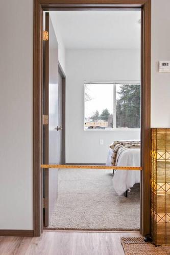Full ADA Unit 2 Bed 2 Bath Unit Near Downtown — 4-Star Luxury Hotel in Spokane, United States