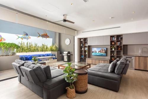 Marina 1BR Sofabed Near Beach With Private Jacuzzi — 4-Star Luxury Hotel in Cabo San Lucas, Mexico