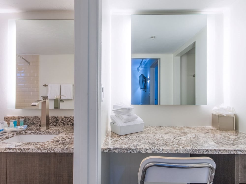 Hibiscus Suites Gateway to Siesta Key - photo 19