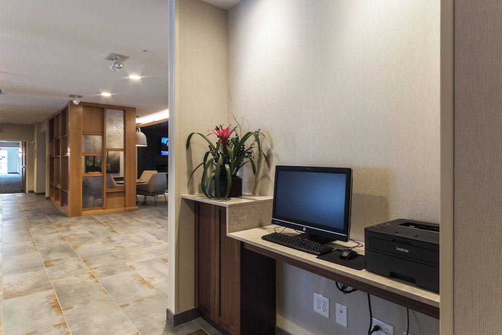 Fairfield Inn and Suites by Marriott Northfield - photo 18