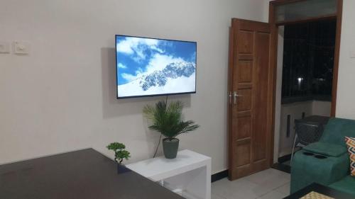 Good Living Furnished Apartment — 4-Star Luxury Hotel in Mombasa, Kenya