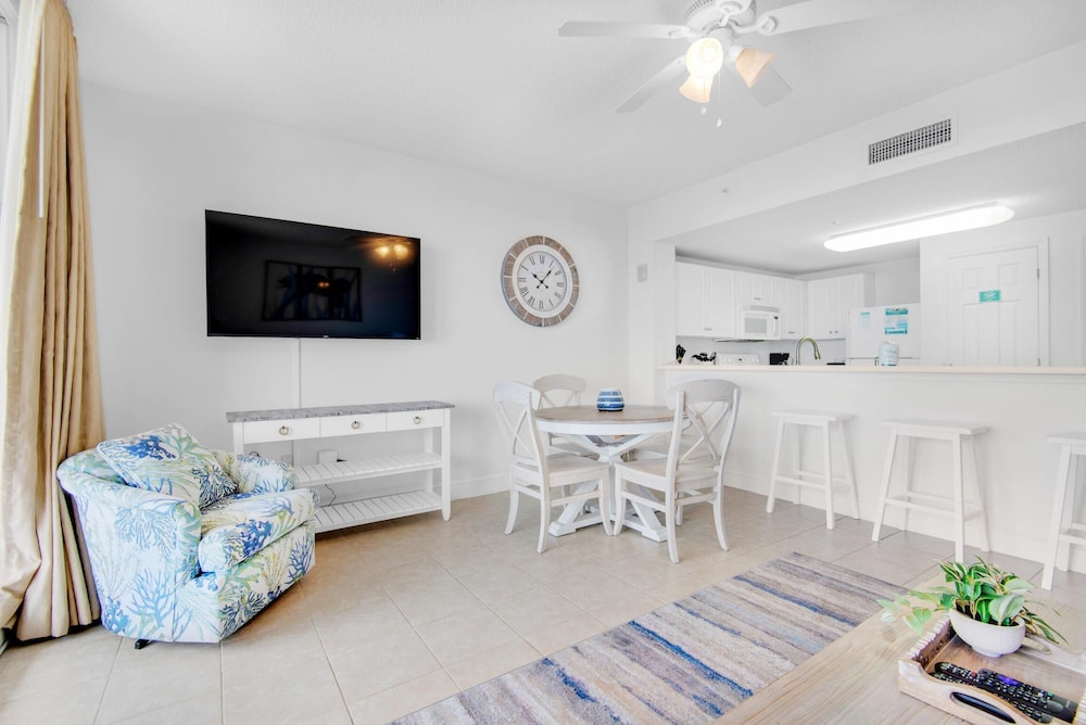 Majestic Beach Towers 1 1907 - photo 10