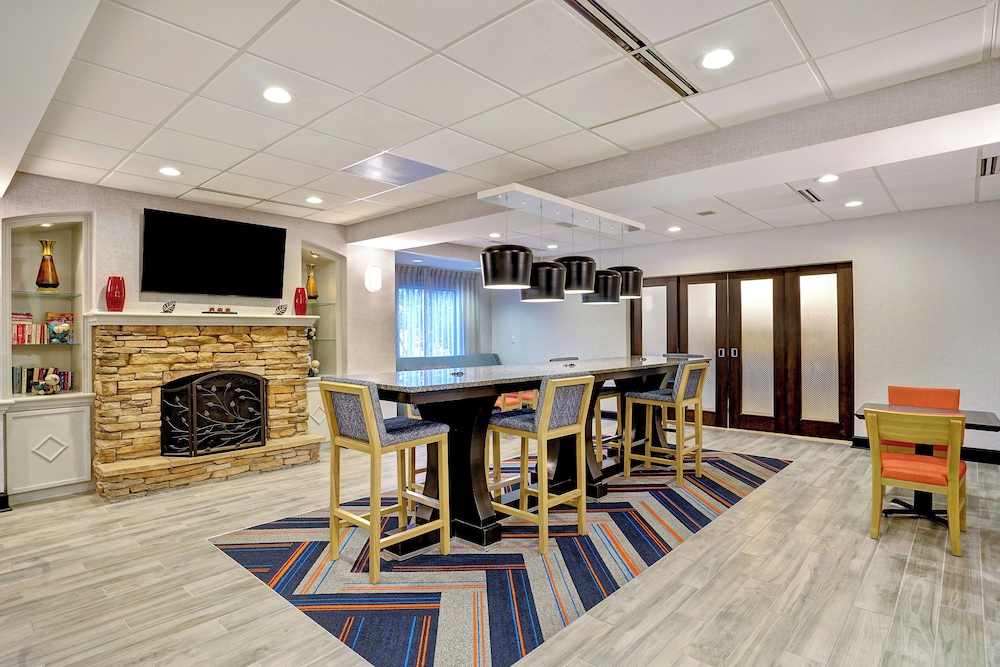 Hampton Inn Cortland - photo 2
