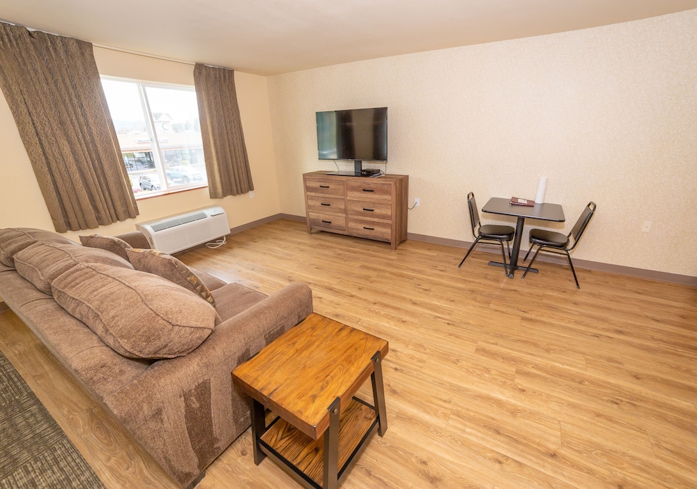 Clatskanie River Inn - photo 5