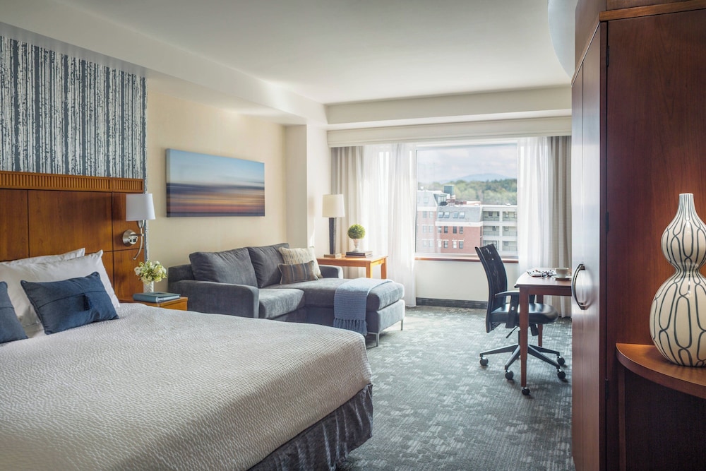 Courtyard Marriott Burlington Harbor - photo 8