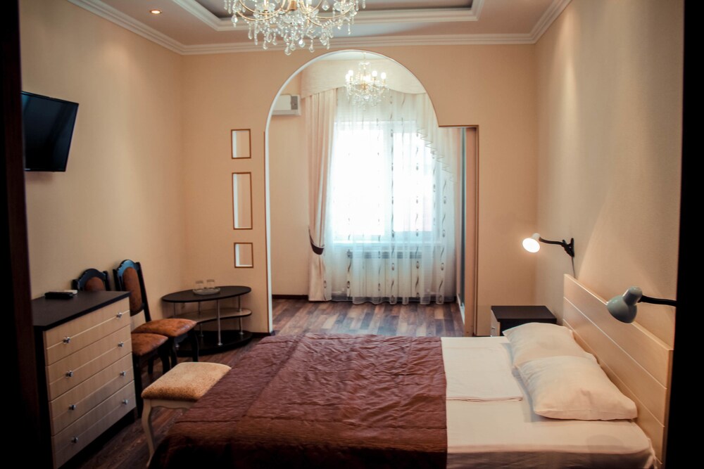 Hotel Omega — hotel in Al'met'yevsk