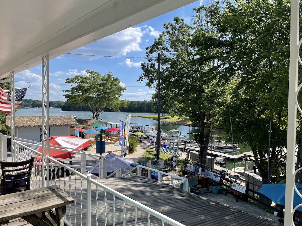 Lake Norman Hotel - photo 8