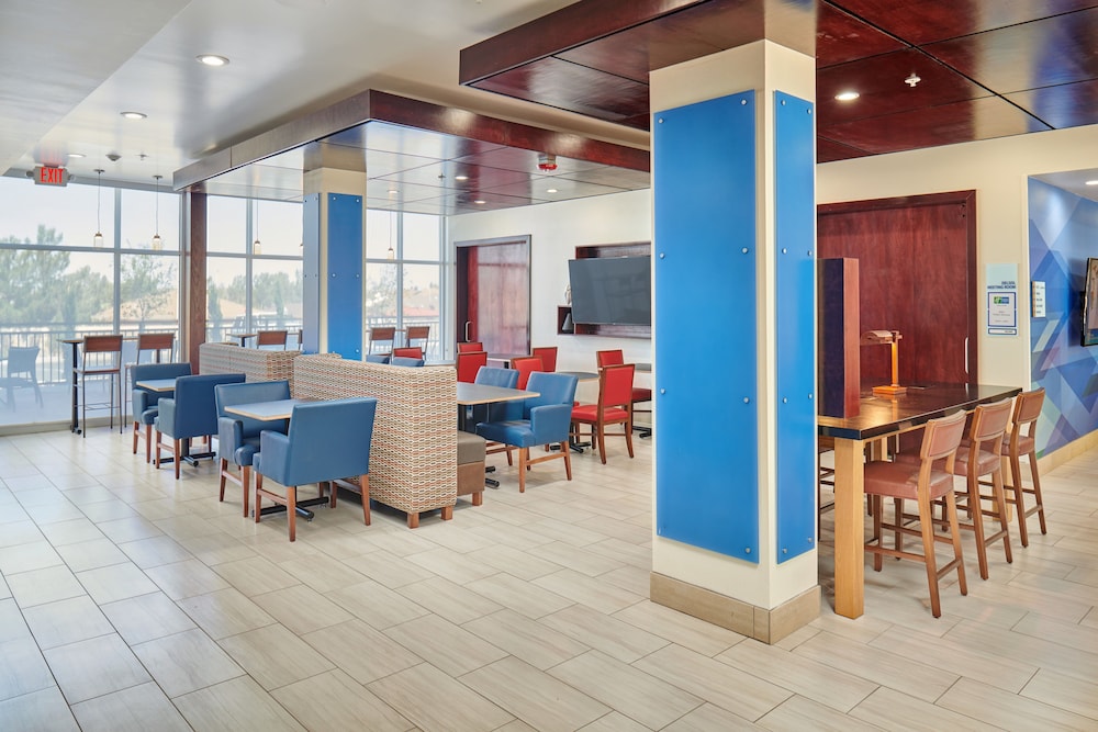 Holiday Inn Express & Suites El Paso East Loop 375 by IHG - photo 27