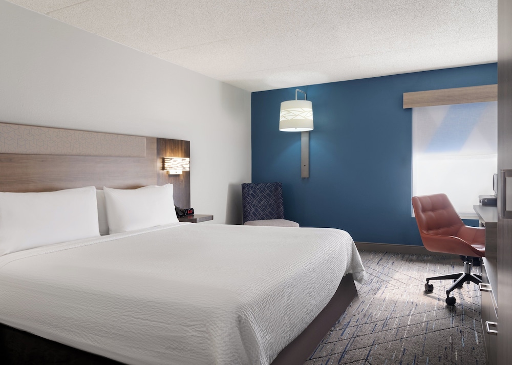 Holiday Inn Express Indianapolis Airport by IHG - photo 21