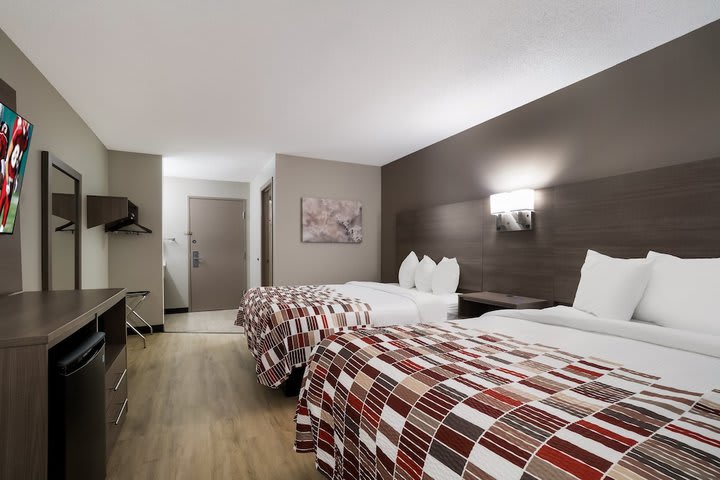 Super 8 by Wyndham Marston - photo 10