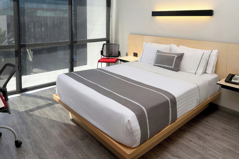 City Express Plus by Marriott Monterrey Galerias