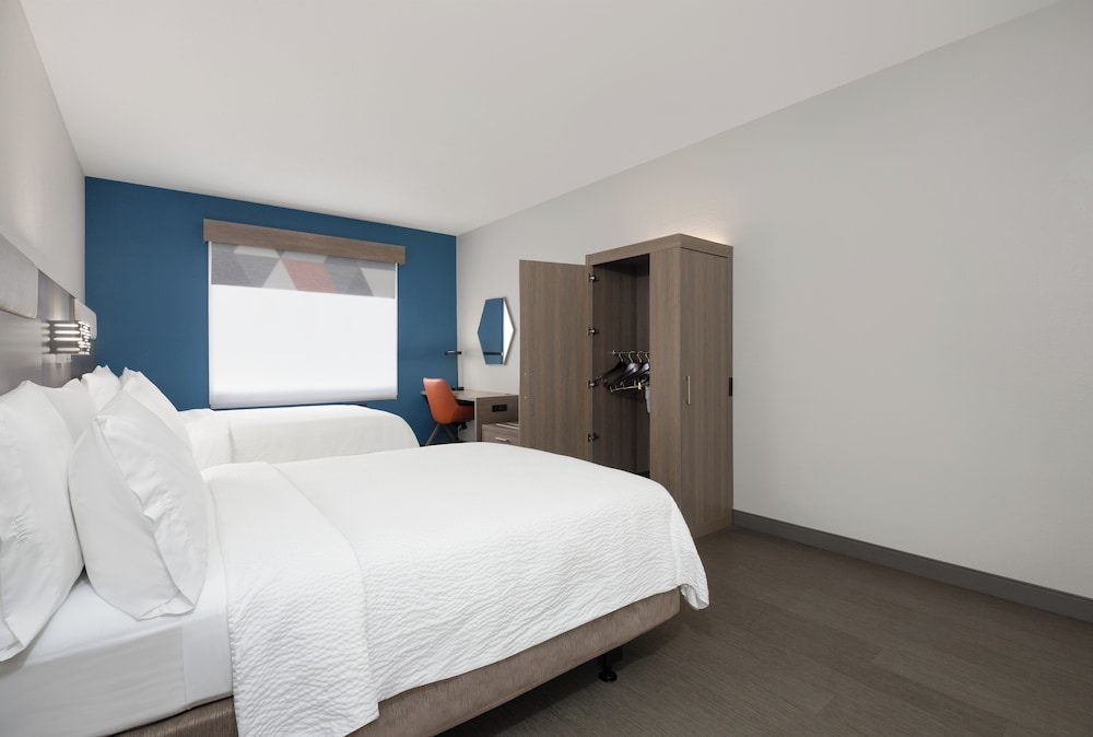 Hampton Inn Acworth - photo 20
