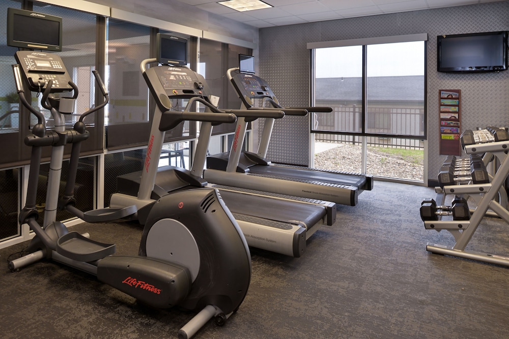 Fairfield Inn & Suites Cedar Rapids - photo 36