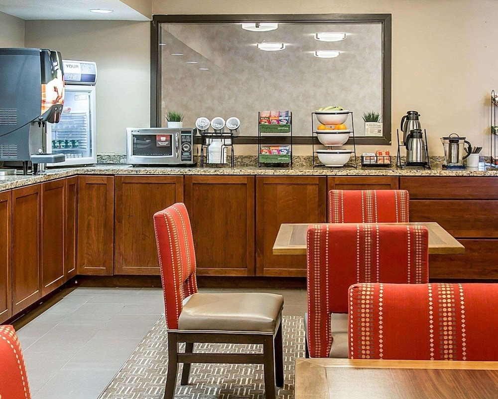 Bluffton Inn & Suites By IHG - photo 11