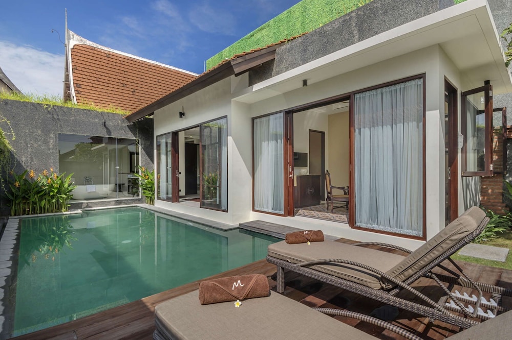 Villa for Rent in Bali 2010 — 5-Star Luxury Hotel in Kerobokan, Indonesia