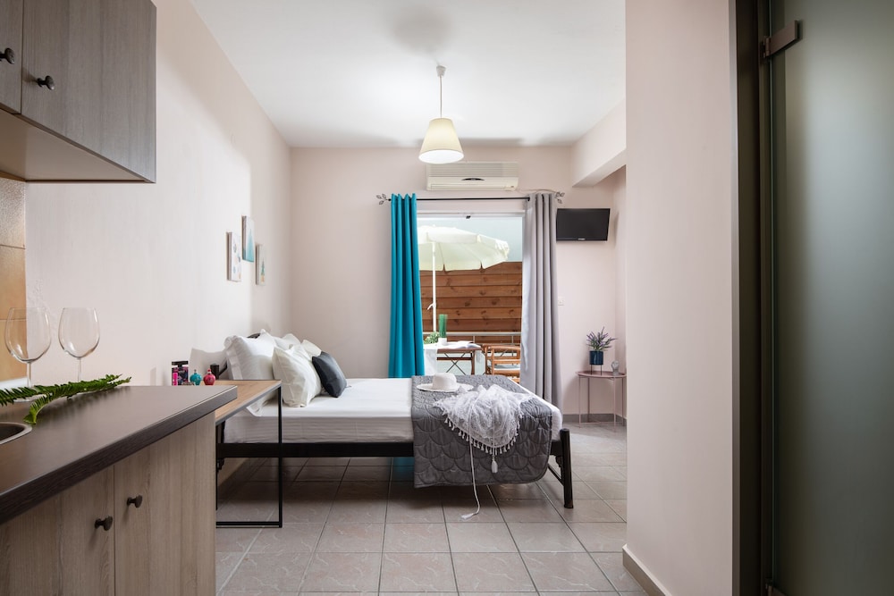 Epohikon Studios — 4-Star Luxury Hotel in Sarti, Greece