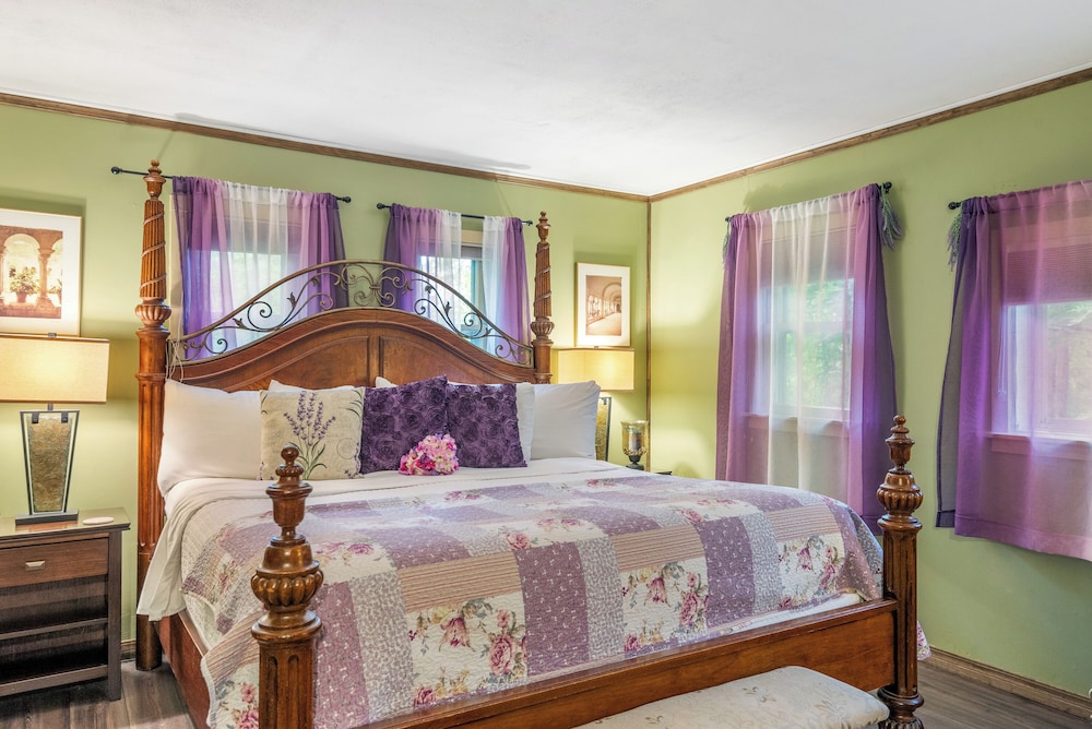 Tall Pines Inn - photo 30