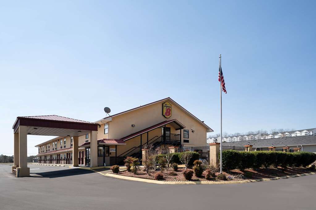 Super 8 by Wyndham Cleveland - photo 2