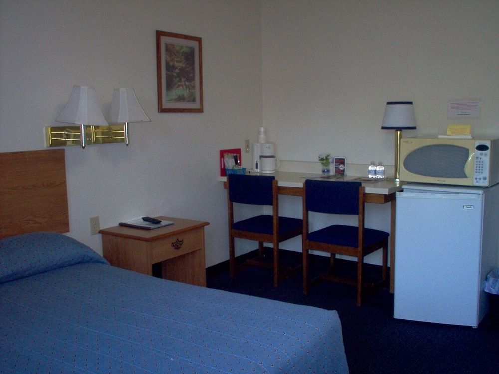 Kane's Acorn Motel — hotel in Williamston