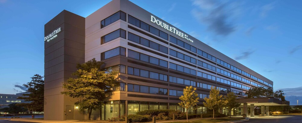 DoubleTree by Hilton Chicago Schaumburg — 4-Star Luxury Hotel in Schaumburg, United States