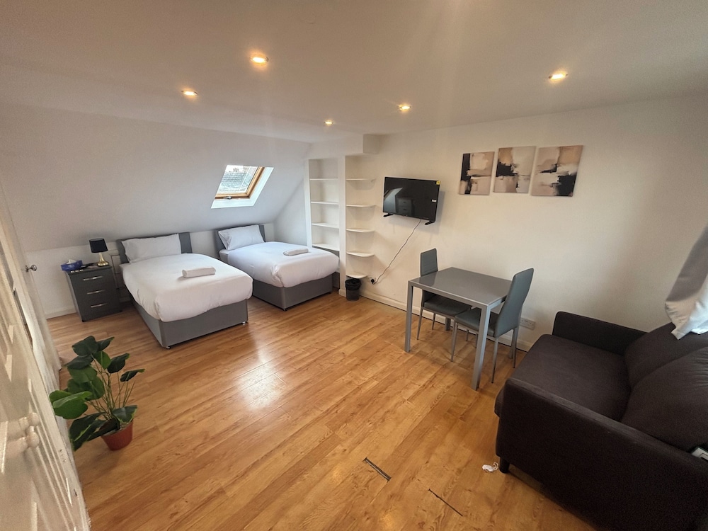 Valnay Stays - last minute hotel in London