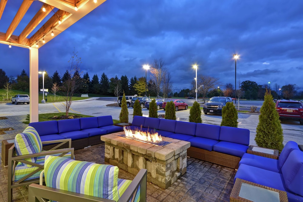 Home2 Suites by Hilton Grand Rapids North - photo 41