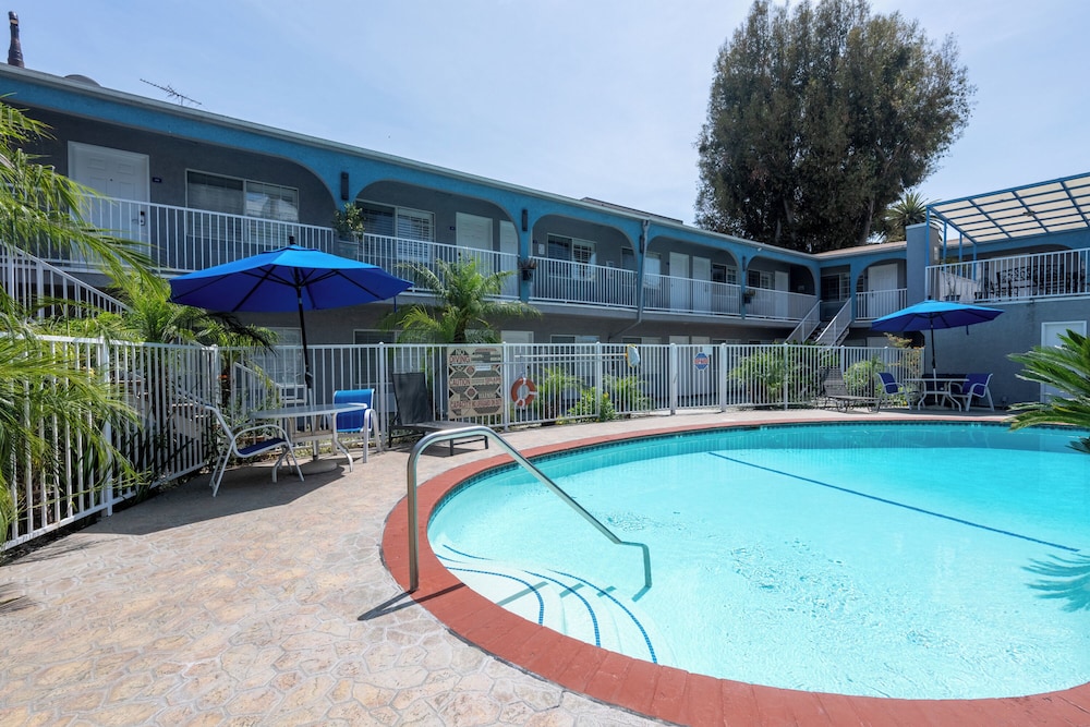 Hollywood City Inn - photo 51