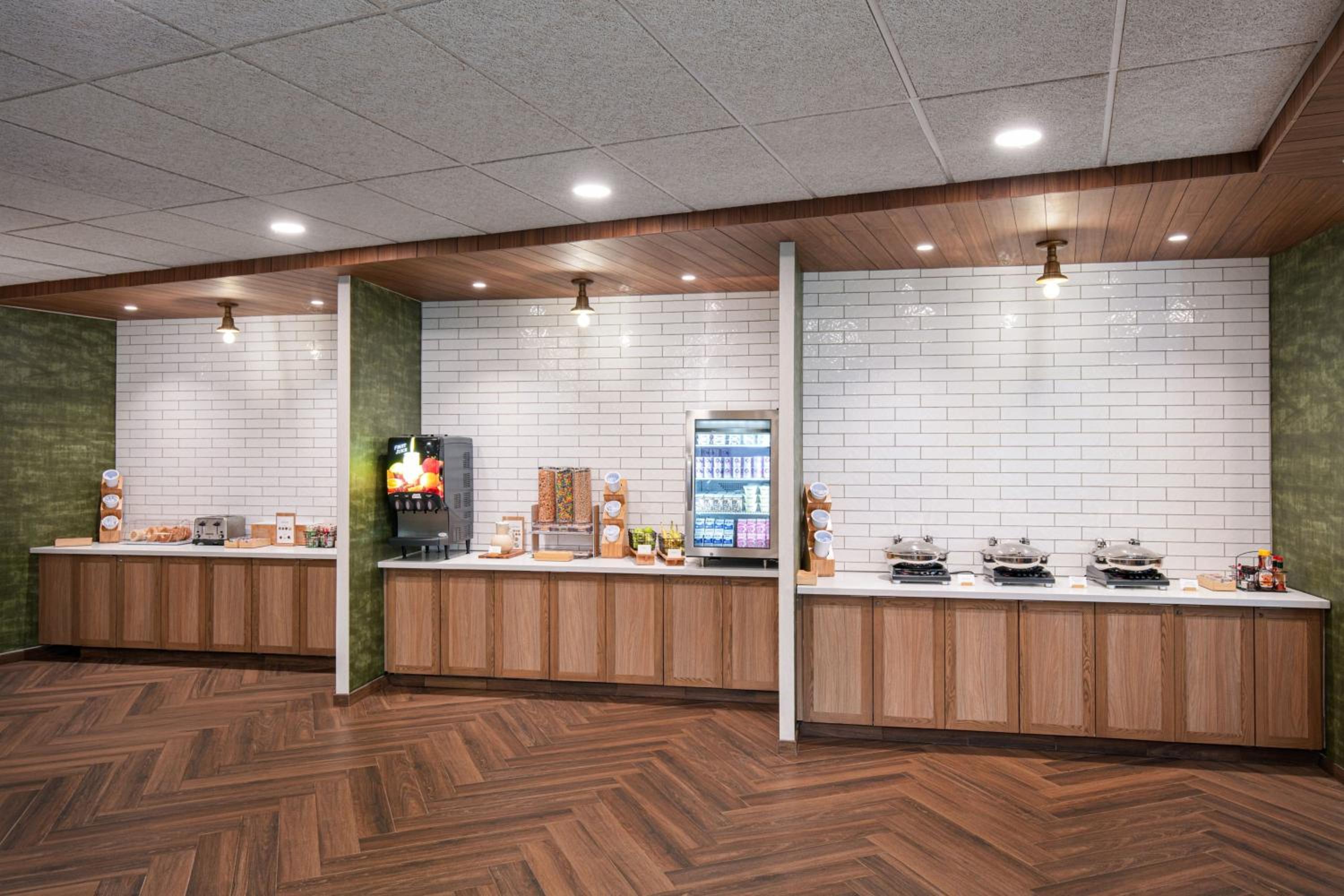 Fairfield by Marriott Inn & Suites Omaha at MH Landing - photo 100